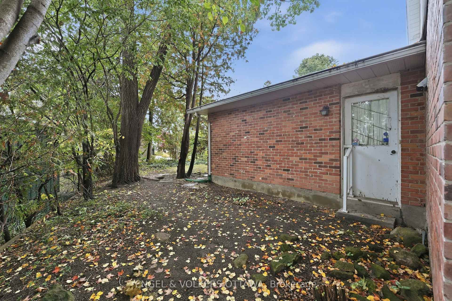 Photo 39 of 1837 Ferncroft Crescent, Ottawa, Guildwood Estates - Urbandale Acres — HOMEH