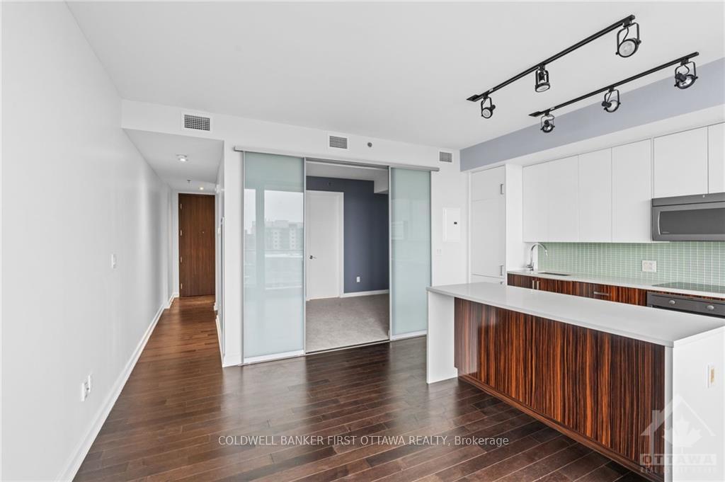 Photo 11 of Unit 907, 300 Lisgar Street, Ottawa, Ottawa Centre — HOMEH