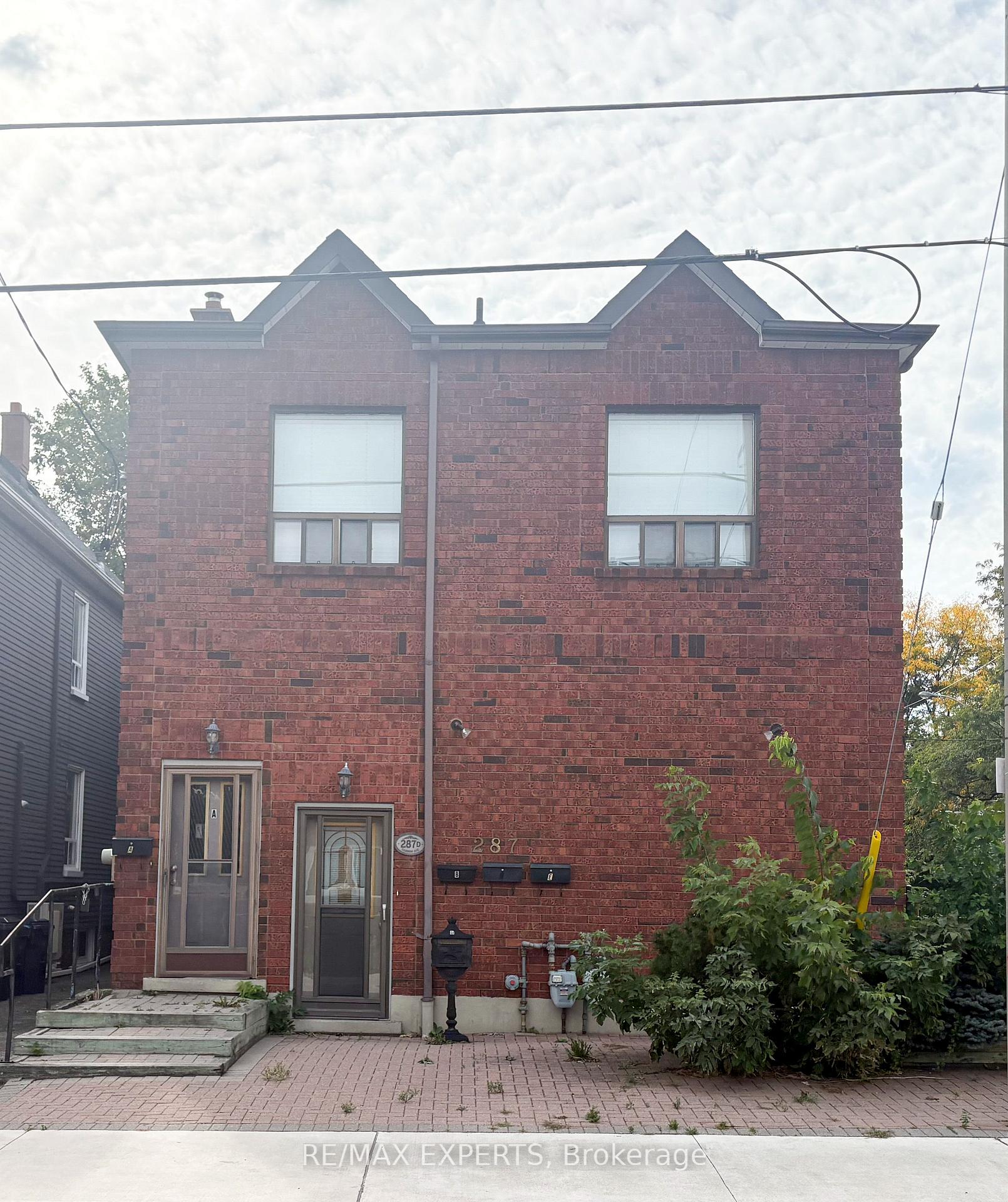 Photo 2 of Unit Unit D, 287 Sammon Avenue, Toronto, Danforth Village-East York — HOMEH