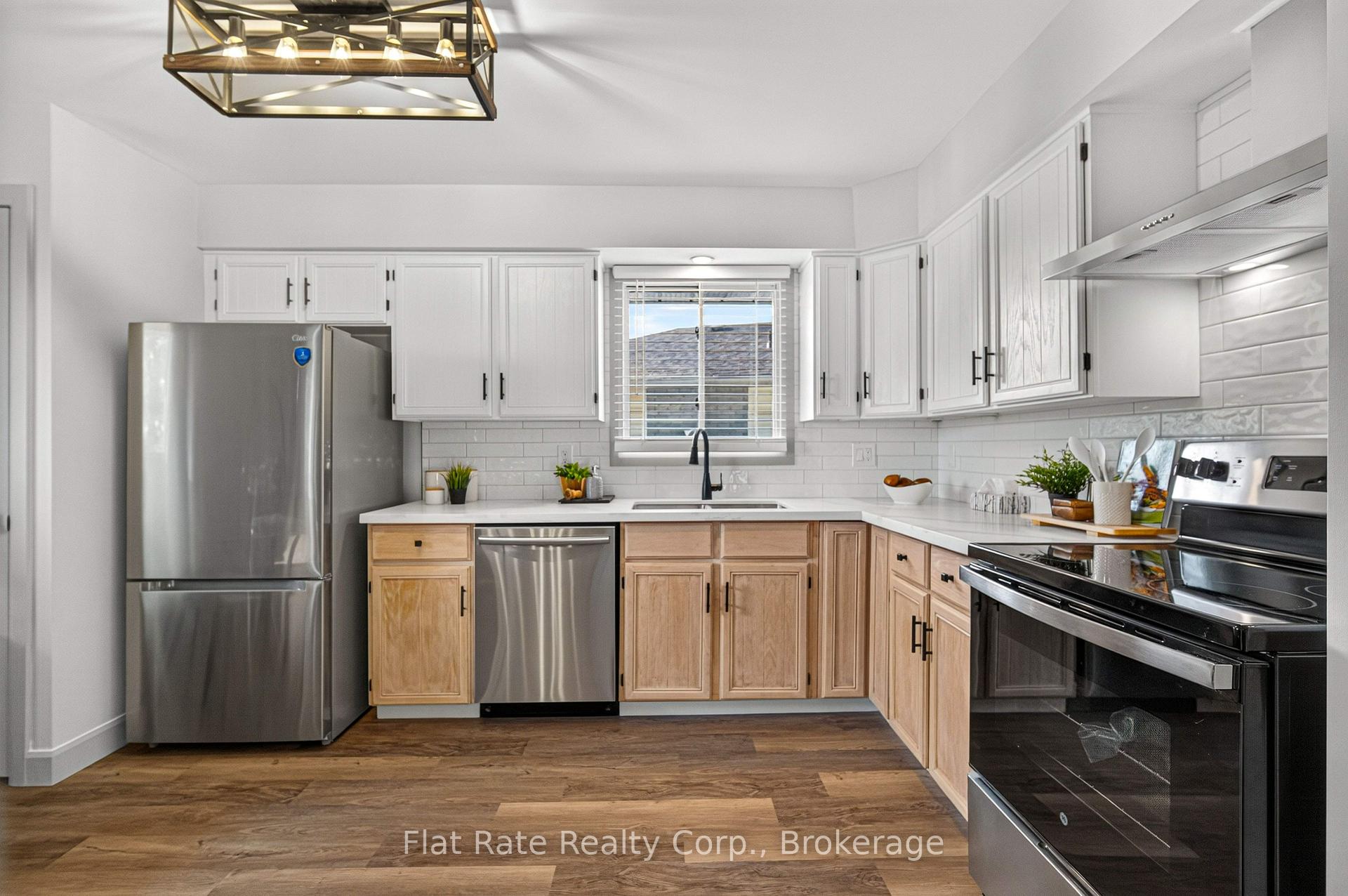 Photo 9 of 1321 Tudor Crescent, Peterborough, Ashburnham Ward 4 — HOMEH