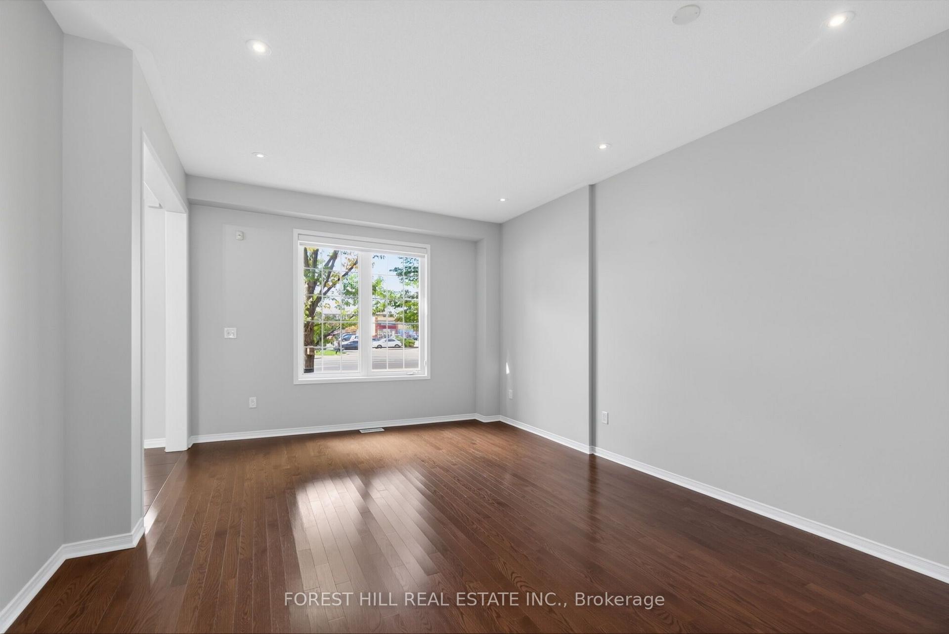 Photo 5 of 2537 Postmaster Drive, Oakville, Westmount — HOMEH