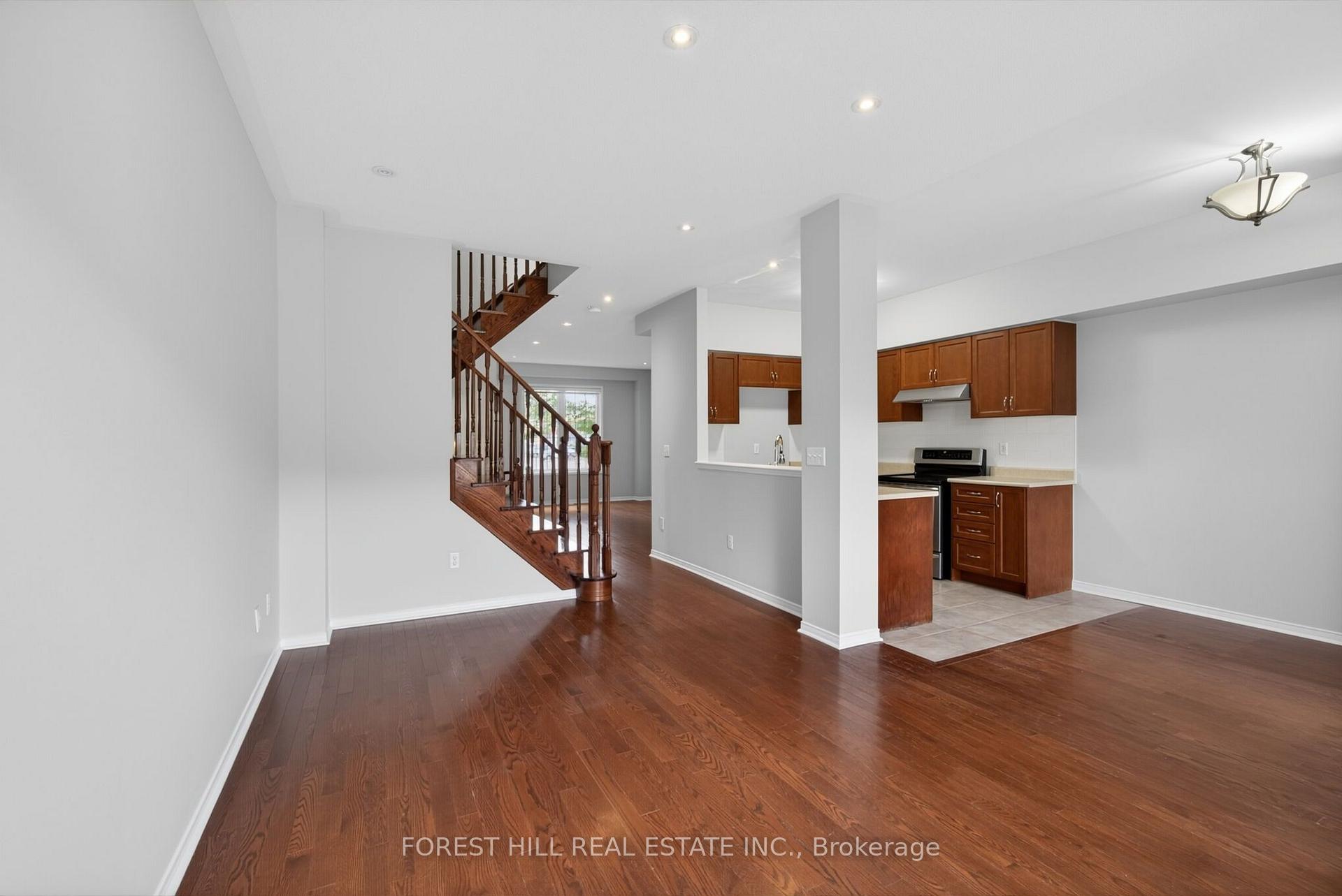 Photo 9 of 2537 Postmaster Drive, Oakville, Westmount — HOMEH