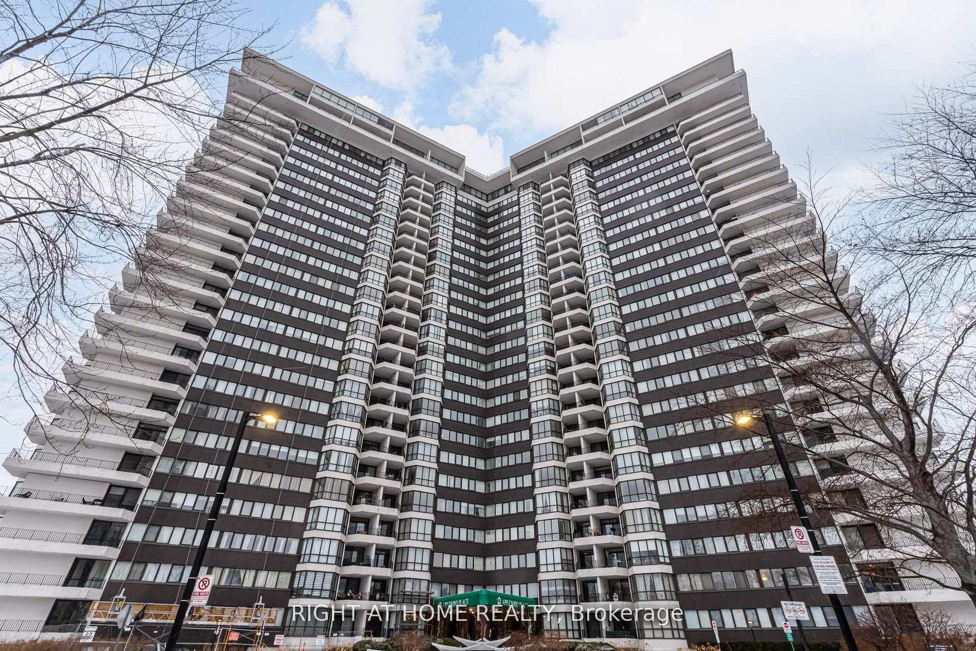 Photo of Unit 606, 1333 Bloor Street E