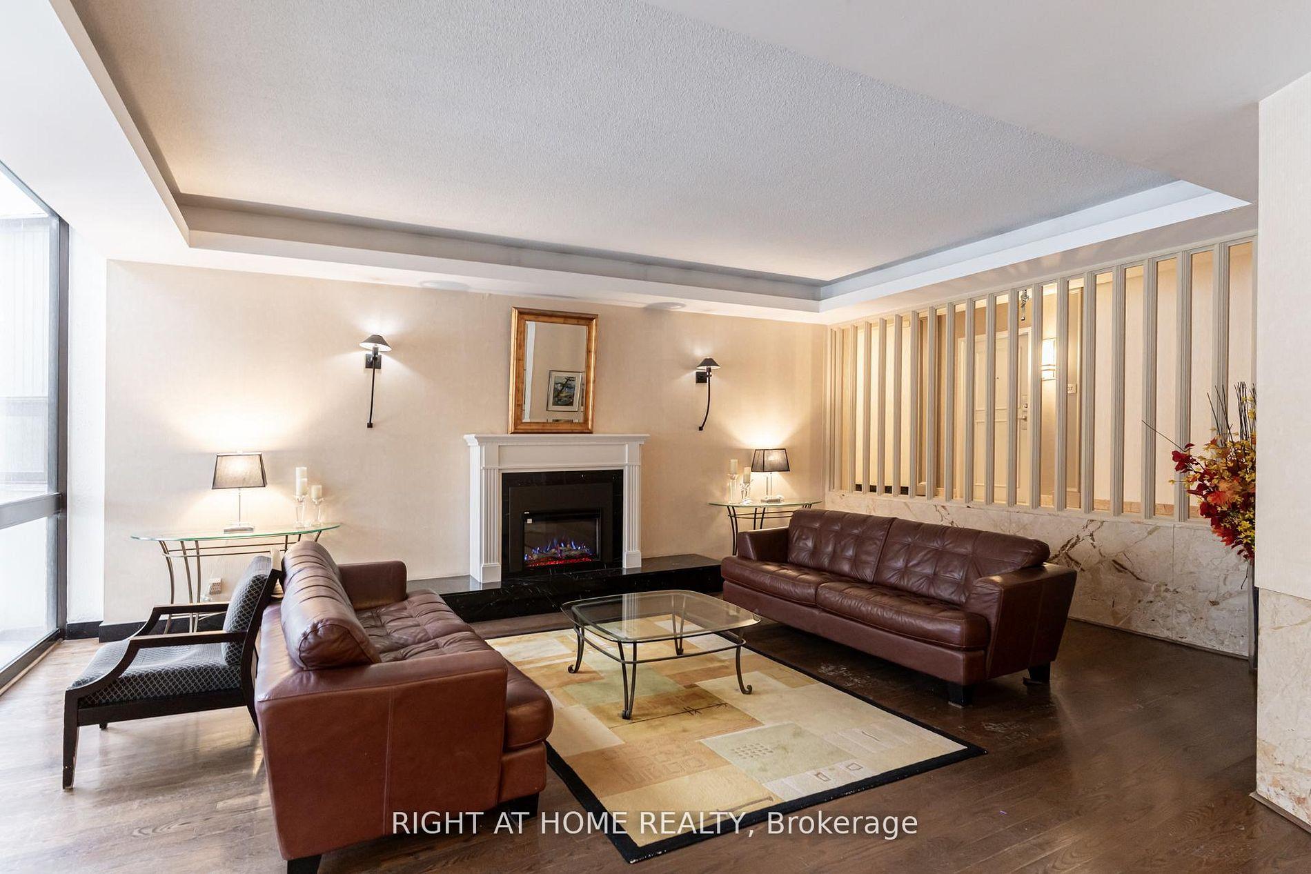 Photo 4 of Unit 606, 1333 Bloor Street E, Mississauga, Applewood — HOMEH