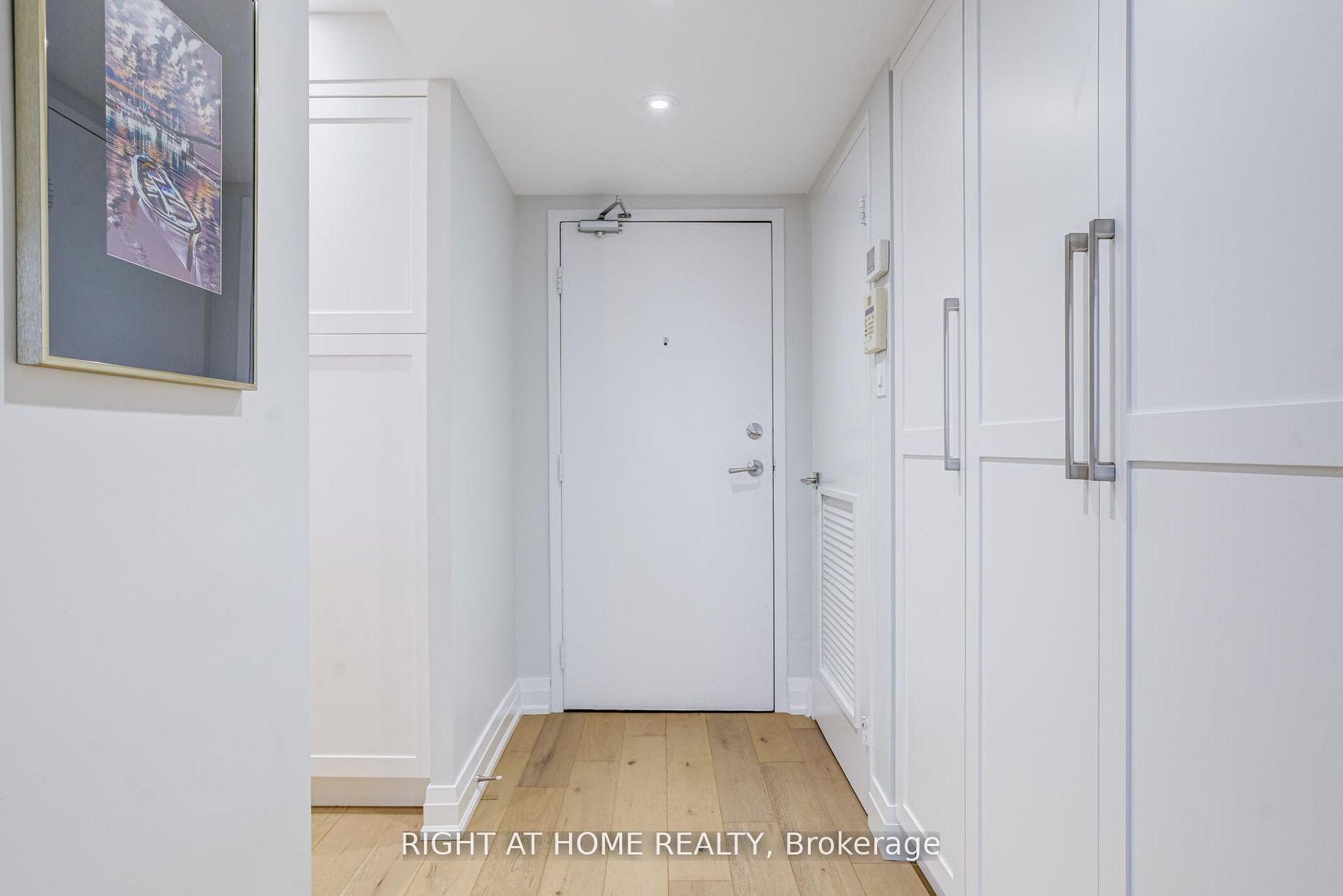 Photo 6 of Unit 606, 1333 Bloor Street E, Mississauga, Applewood — HOMEH