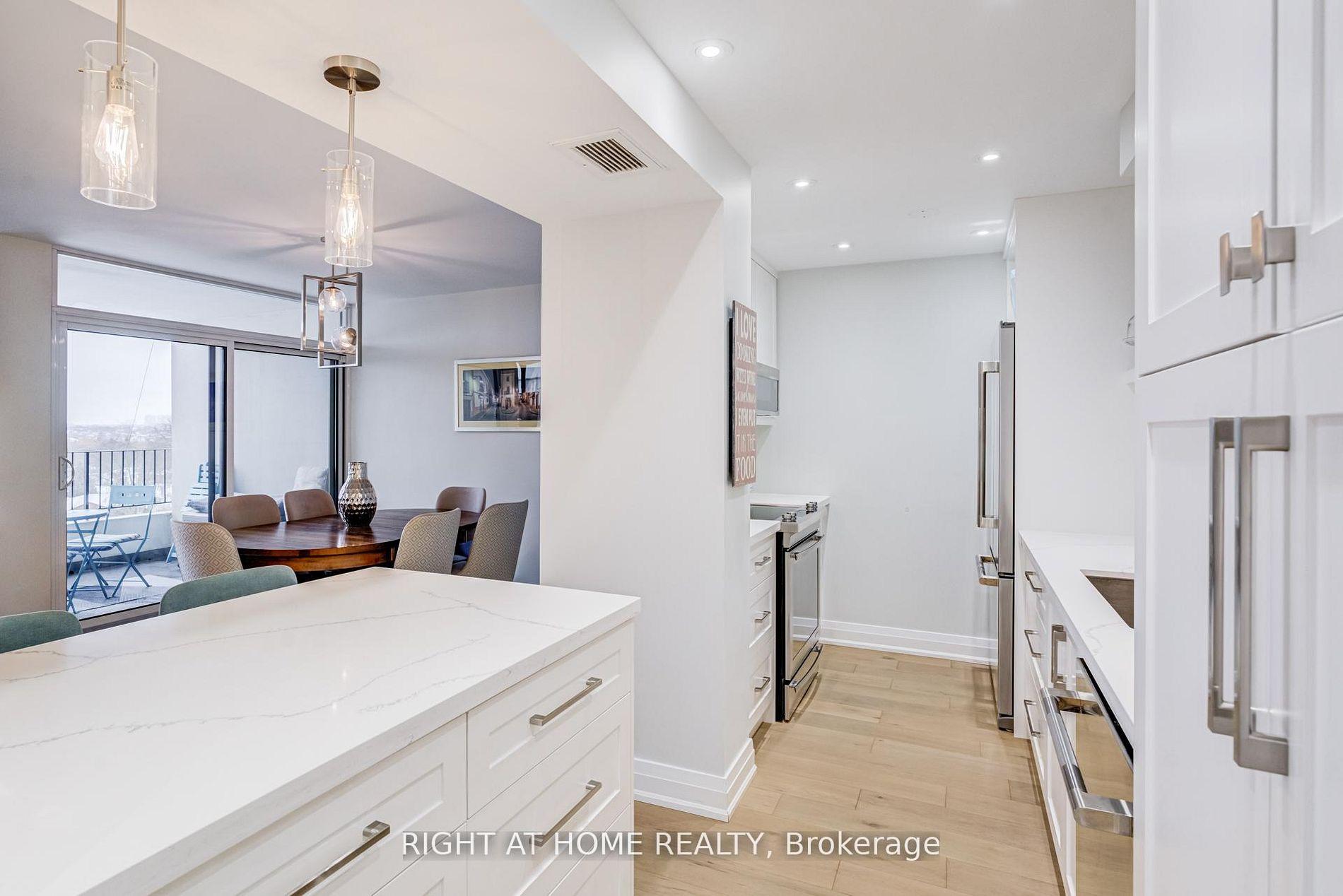 Photo 10 of Unit 606, 1333 Bloor Street E, Mississauga, Applewood — HOMEH