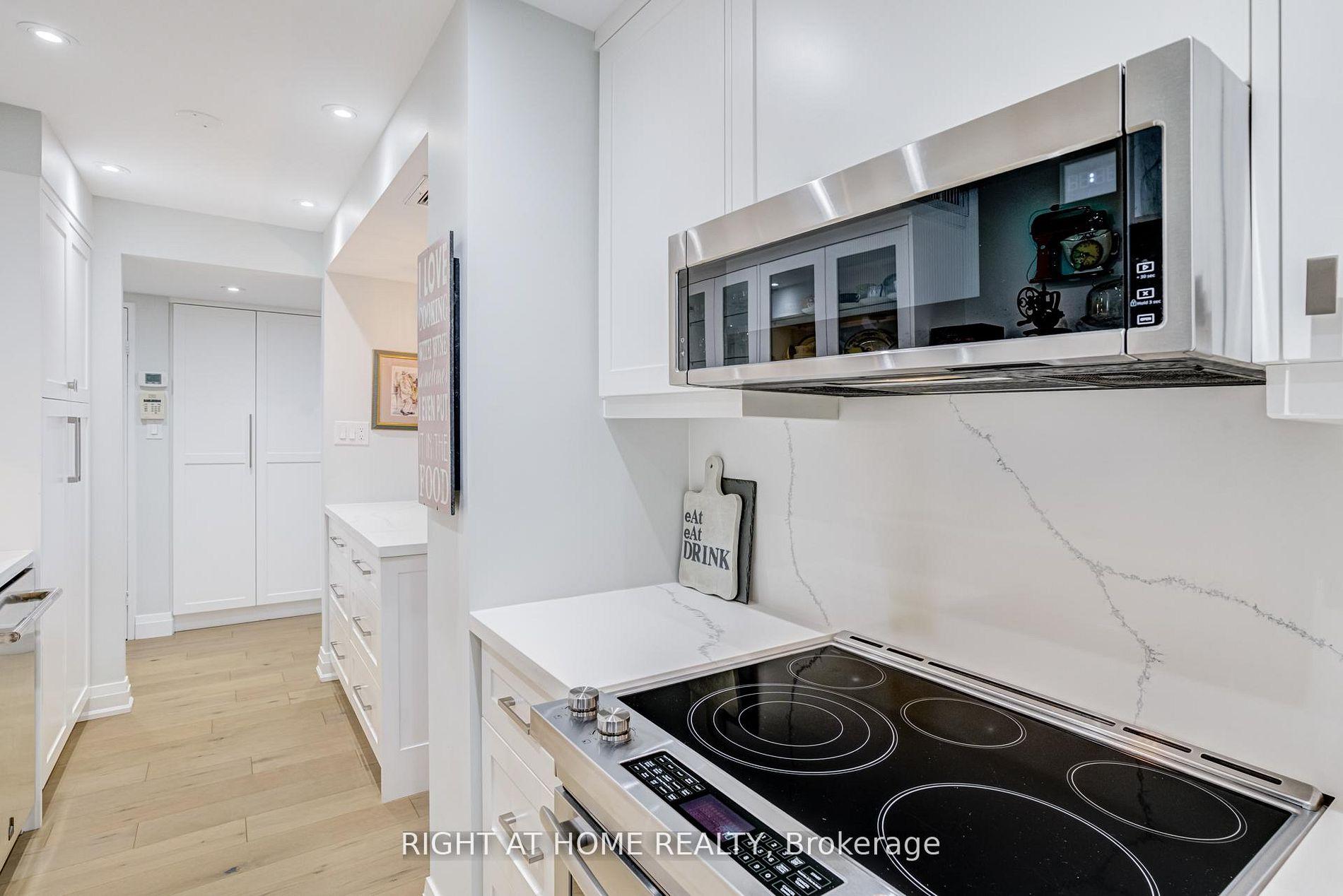 Photo 14 of Unit 606, 1333 Bloor Street E, Mississauga, Applewood — HOMEH