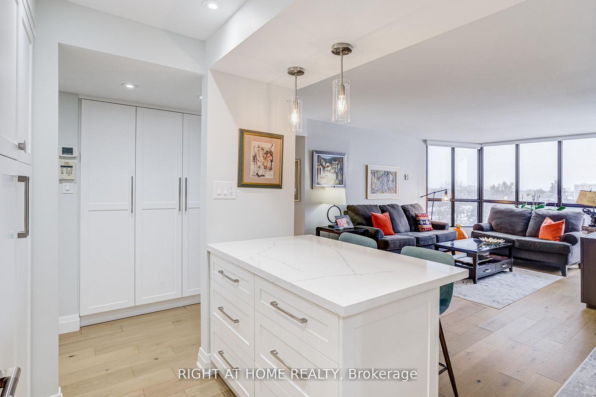 Photo 15 of Unit 606, 1333 Bloor Street E, Mississauga, Applewood — HOMEH