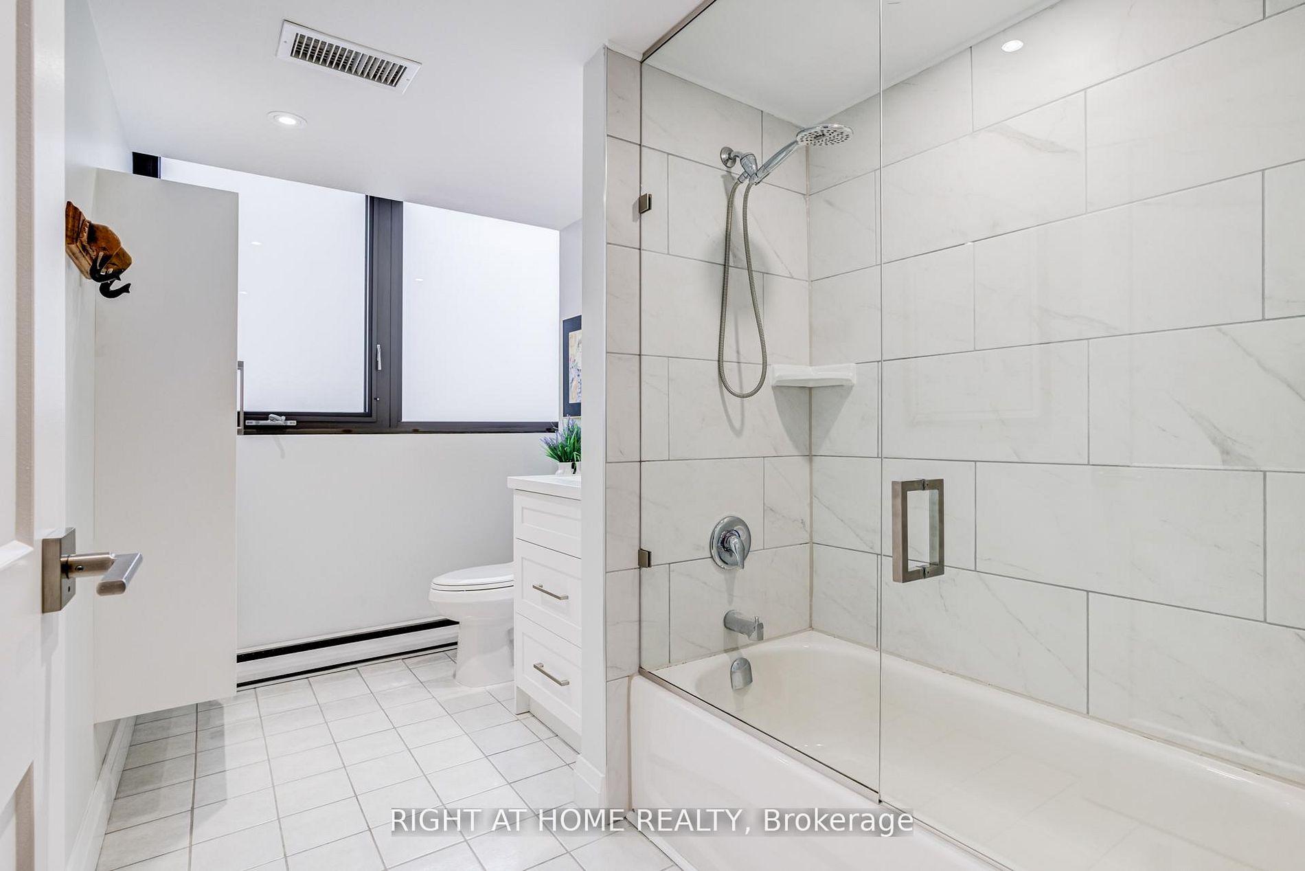 Photo 25 of Unit 606, 1333 Bloor Street E, Mississauga, Applewood — HOMEH