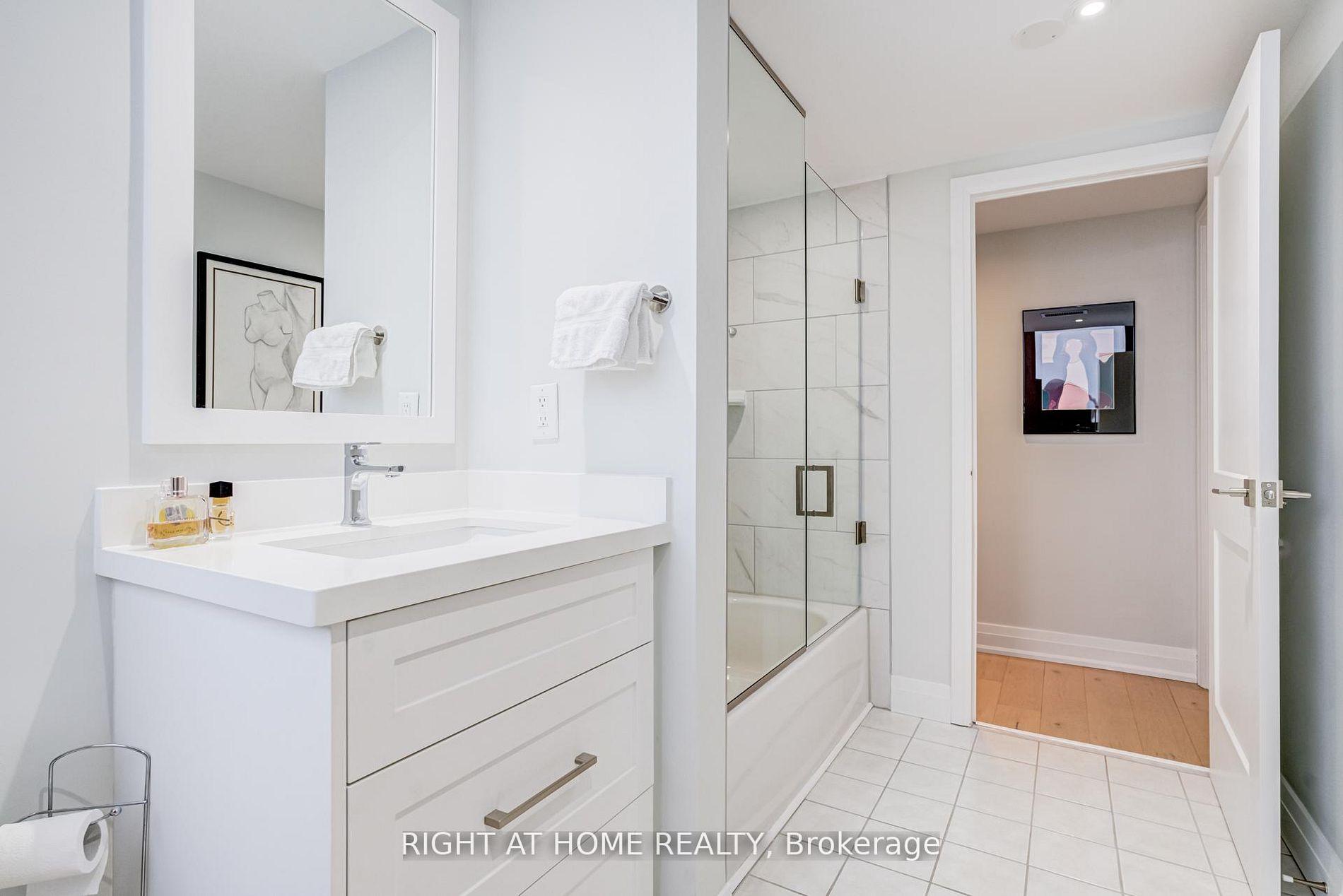 Photo 26 of Unit 606, 1333 Bloor Street E, Mississauga, Applewood — HOMEH