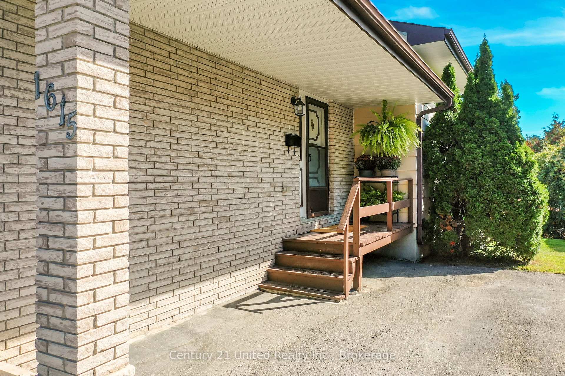 Photo 3 of 1615 Cherryhill Road, Peterborough, Monaghan Ward 2 — HOMEH