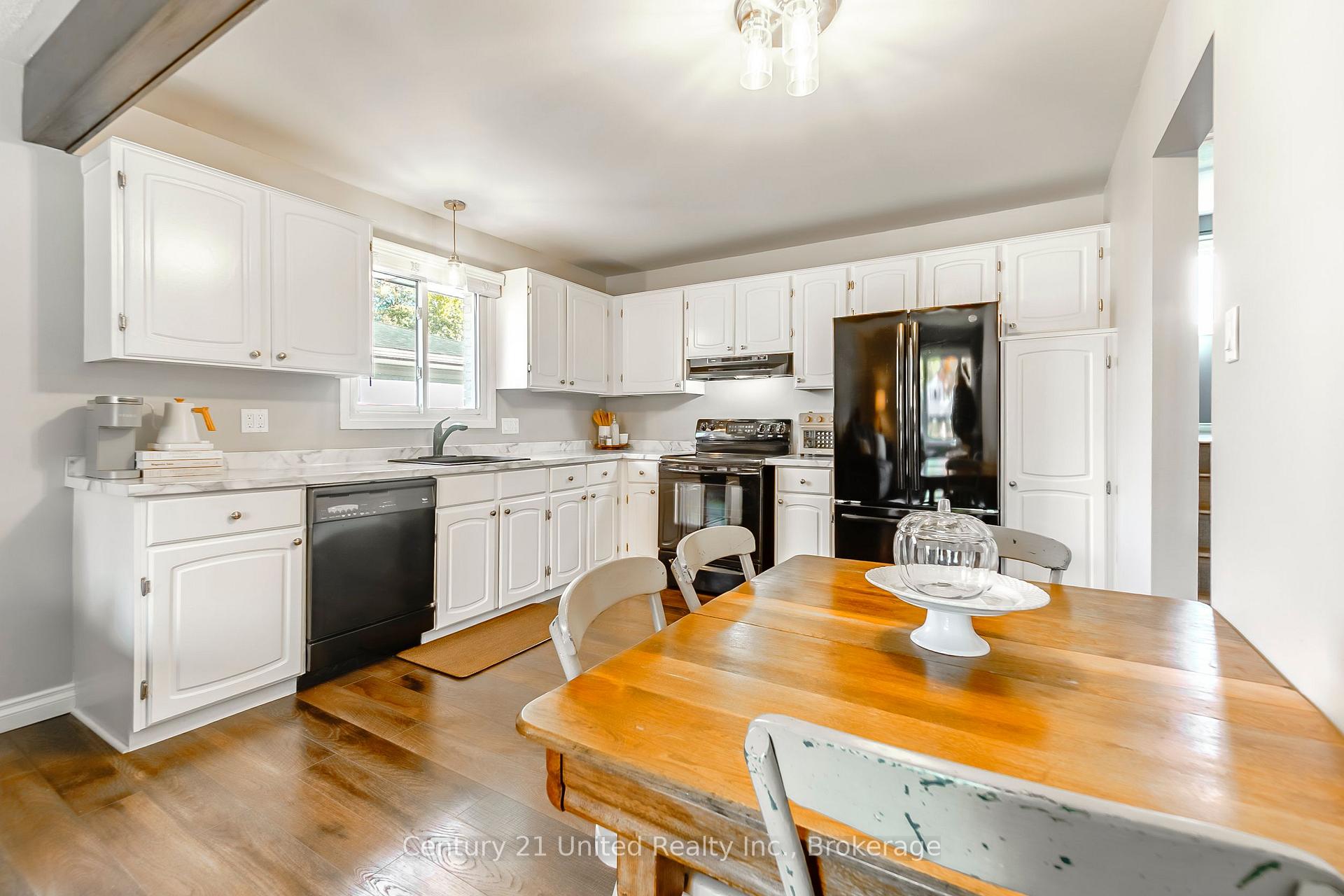 Photo 7 of 1615 Cherryhill Road, Peterborough, Monaghan Ward 2 — HOMEH