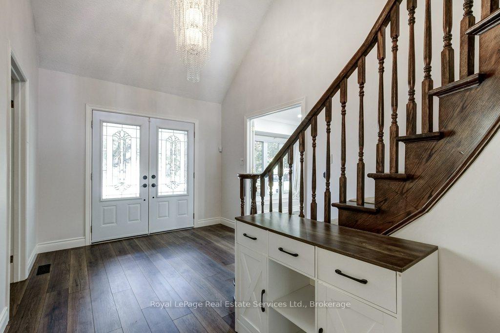 Photo 5 of 22 Daffodil Crescent, Hamilton, Iroquoia Heights — HOMEH