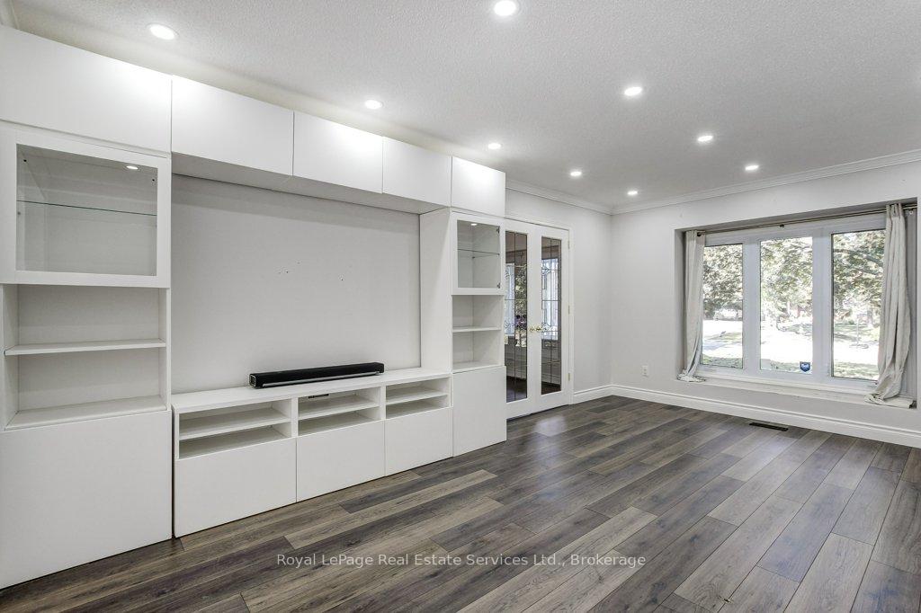 Photo 8 of 22 Daffodil Crescent, Hamilton, Iroquoia Heights — HOMEH
