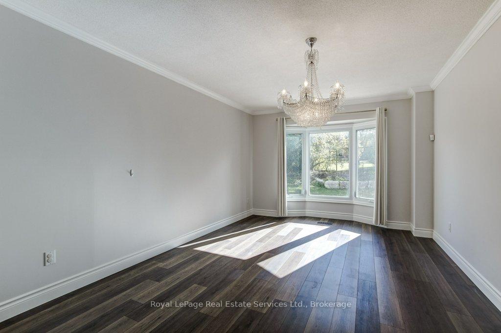 Photo 9 of 22 Daffodil Crescent, Hamilton, Iroquoia Heights — HOMEH