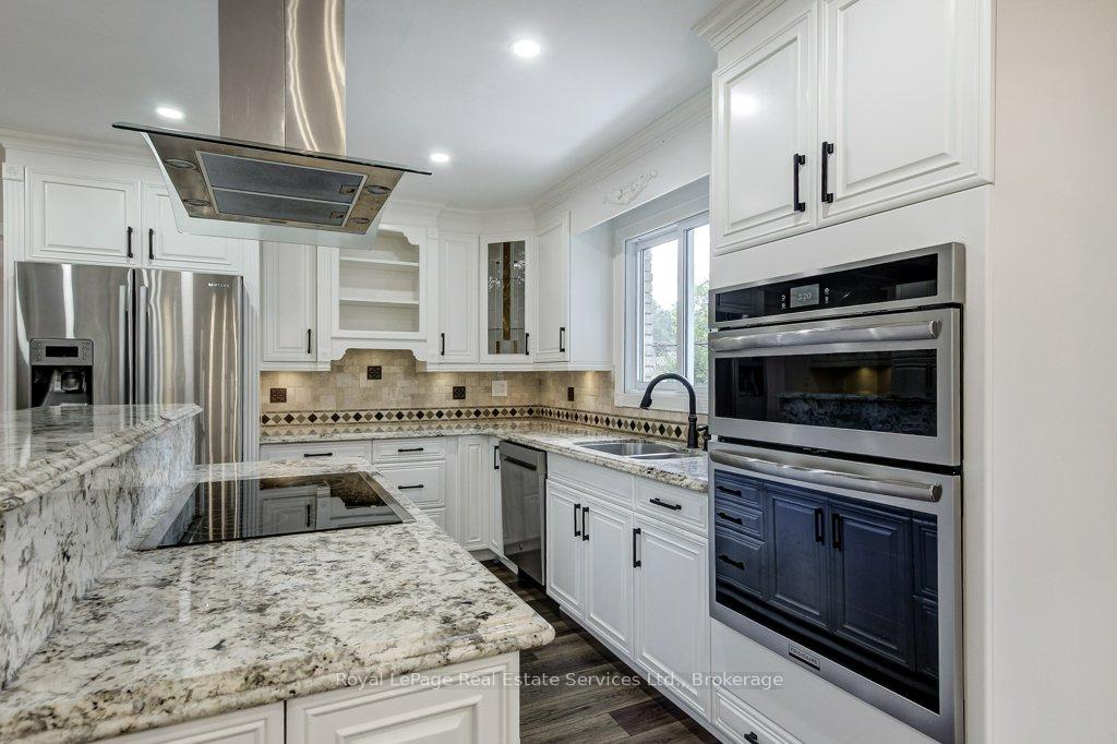 Photo 12 of 22 Daffodil Crescent, Hamilton, Iroquoia Heights — HOMEH