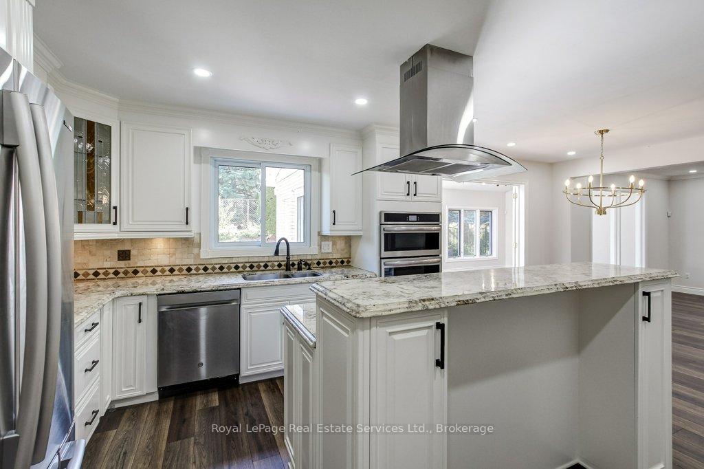 Photo 13 of 22 Daffodil Crescent, Hamilton, Iroquoia Heights — HOMEH