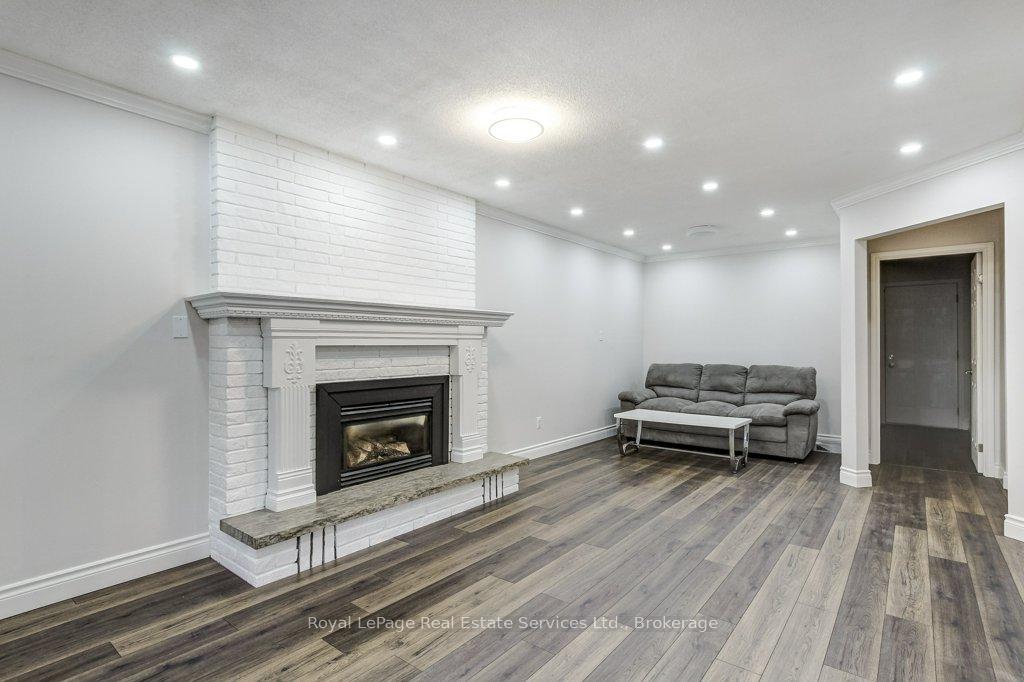 Photo 16 of 22 Daffodil Crescent, Hamilton, Iroquoia Heights — HOMEH