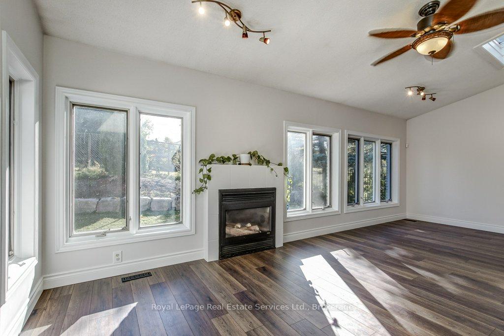 Photo 18 of 22 Daffodil Crescent, Hamilton, Iroquoia Heights — HOMEH