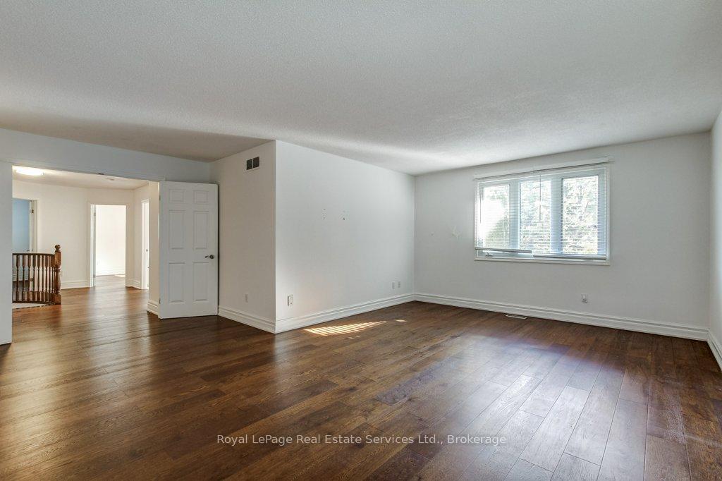 Photo 24 of 22 Daffodil Crescent, Hamilton, Iroquoia Heights — HOMEH
