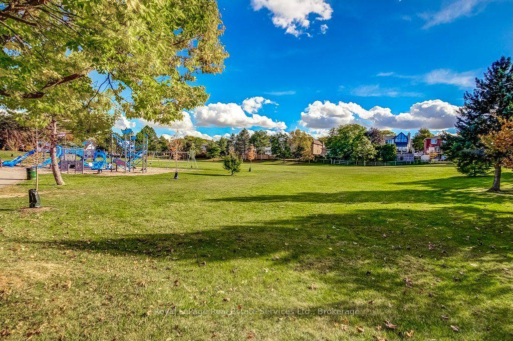Photo 42 of 22 Daffodil Crescent, Hamilton, Iroquoia Heights — HOMEH