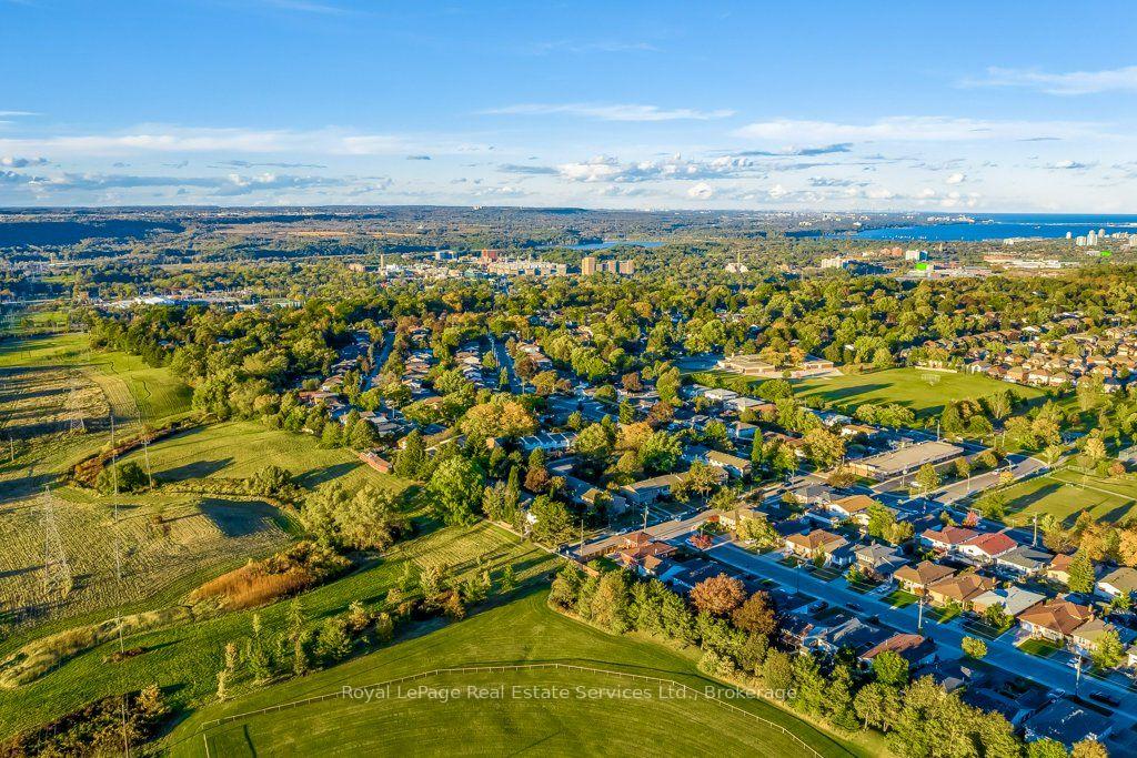 Photo 48 of 22 Daffodil Crescent, Hamilton, Iroquoia Heights — HOMEH