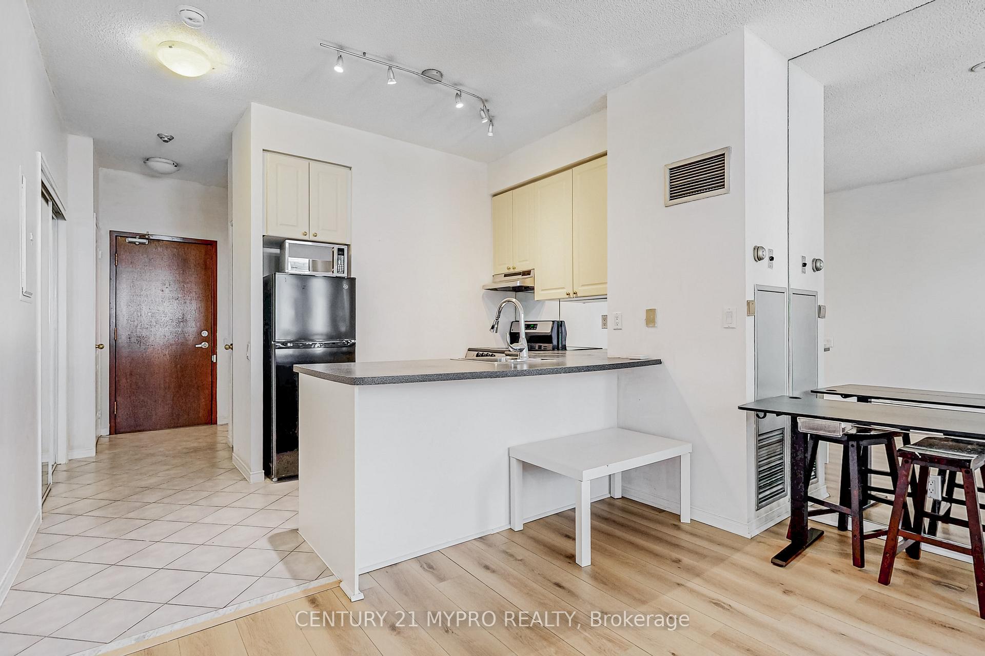 Photo 9 of Unit 401, 555 Yonge Street, Toronto, Church-Yonge Corridor — HOMEH