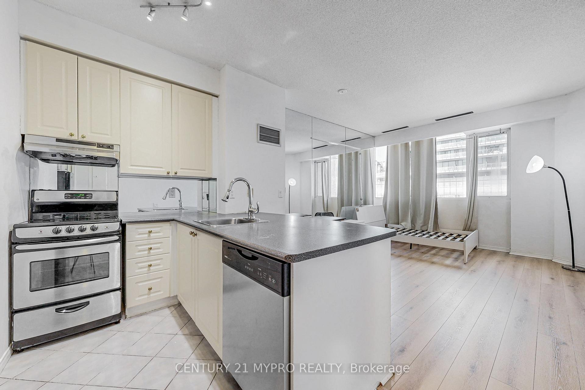 Photo 14 of Unit 401, 555 Yonge Street, Toronto, Church-Yonge Corridor — HOMEH