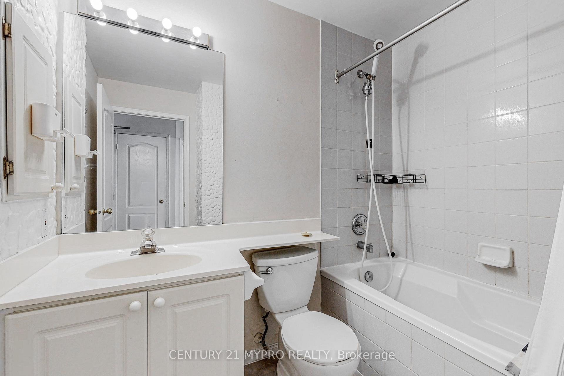 Photo 16 of Unit 401, 555 Yonge Street, Toronto, Church-Yonge Corridor — HOMEH