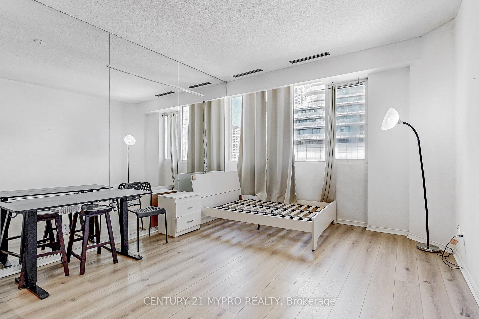 Photo 18 of Unit 401, 555 Yonge Street, Toronto, Church-Yonge Corridor — HOMEH