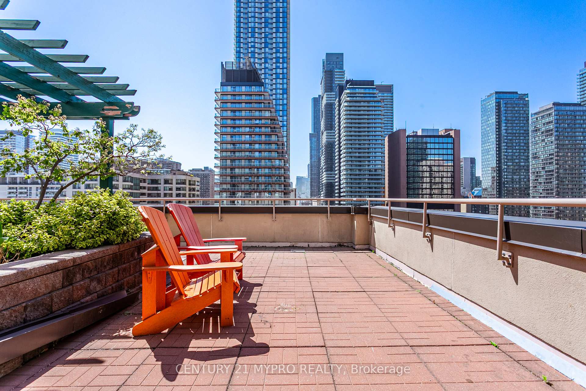 Photo 23 of Unit 401, 555 Yonge Street, Toronto, Church-Yonge Corridor — HOMEH
