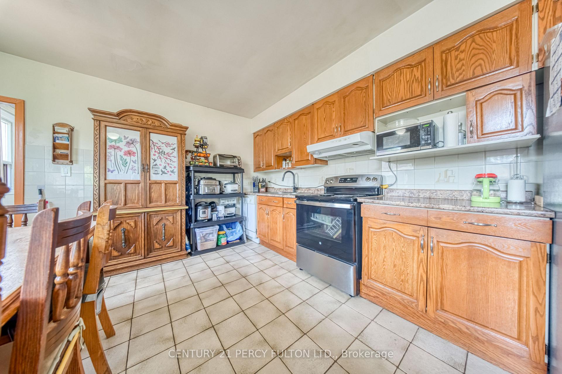 Photo 10 of 15 Haverson Boulevard, Toronto, Keelesdale-Eglinton West — HOMEH