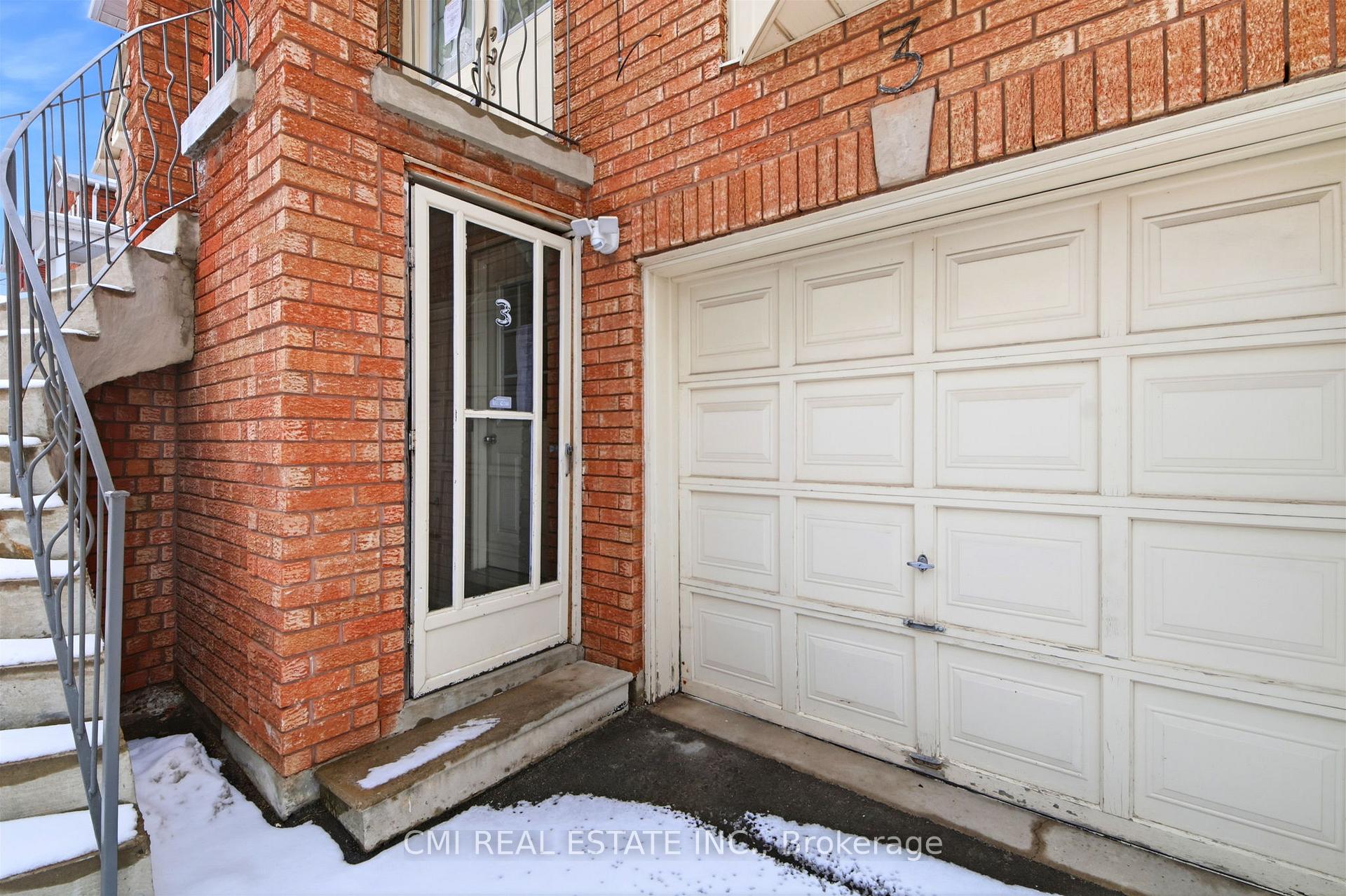 Photo 3 of 3 Forest Point Drive, North York, Mount Dennis — HOMEH