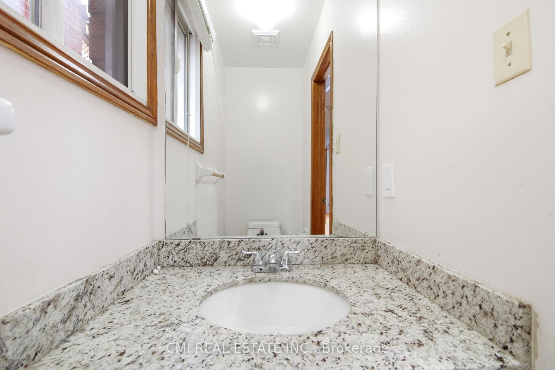 Photo 13 of 3 Forest Point Drive, North York, Mount Dennis — HOMEH