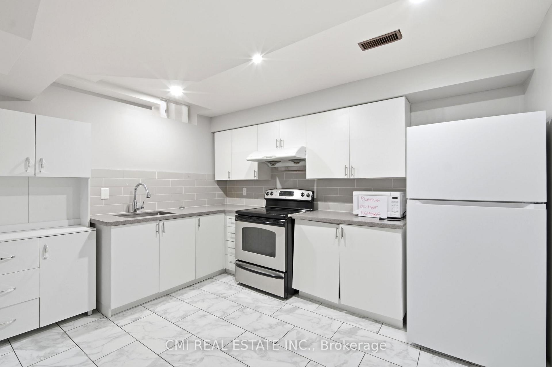 Photo 32 of 3 Forest Point Drive, North York, Mount Dennis — HOMEH