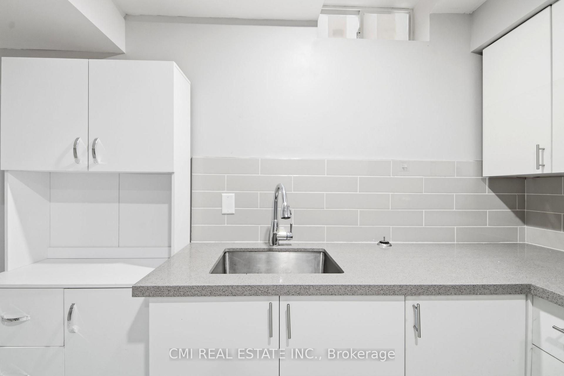 Photo 33 of 3 Forest Point Drive, North York, Mount Dennis — HOMEH