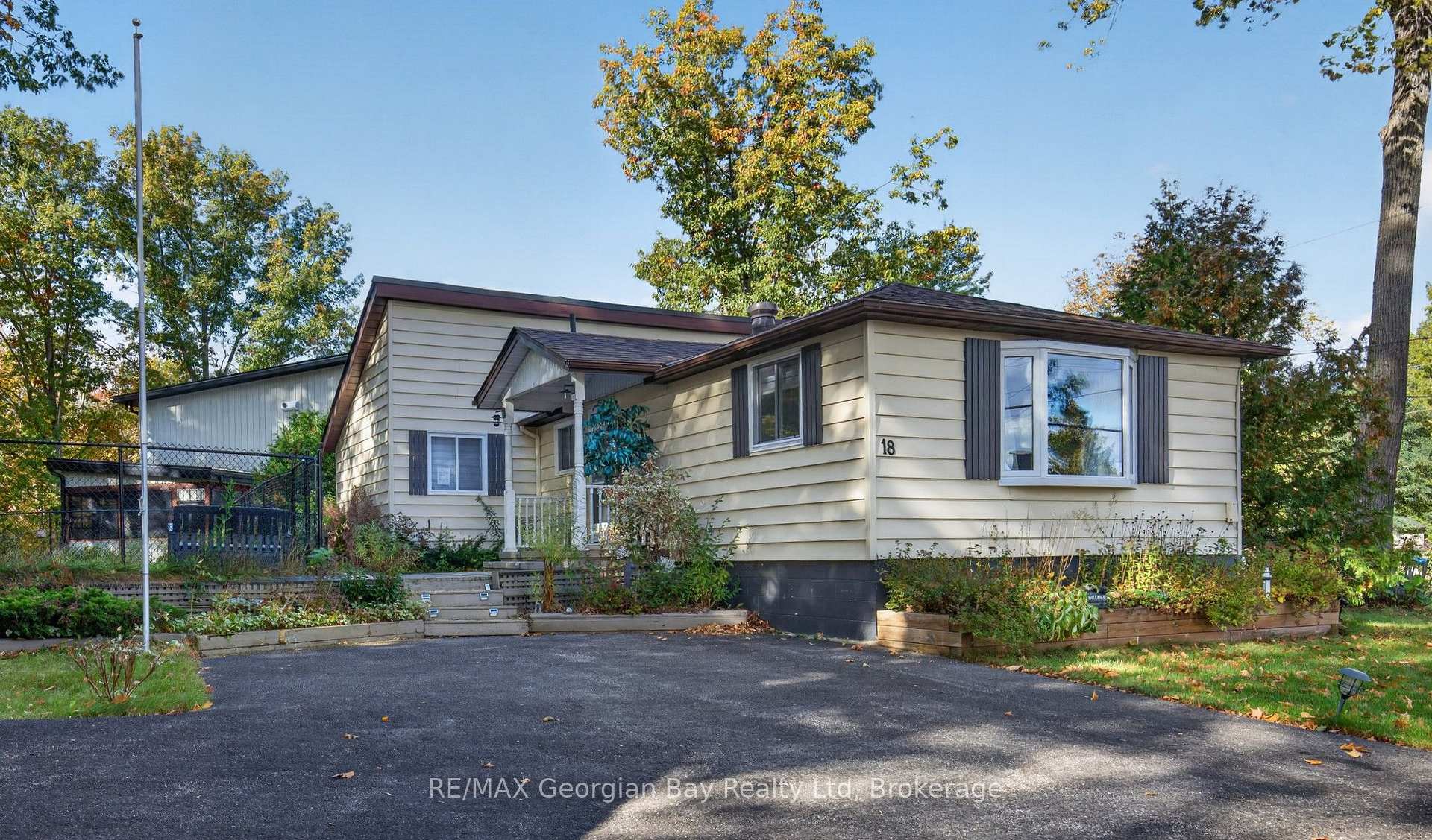 Photo 2 of 18 Sallows Drive, Tay, Rural Tay — HOMEH
