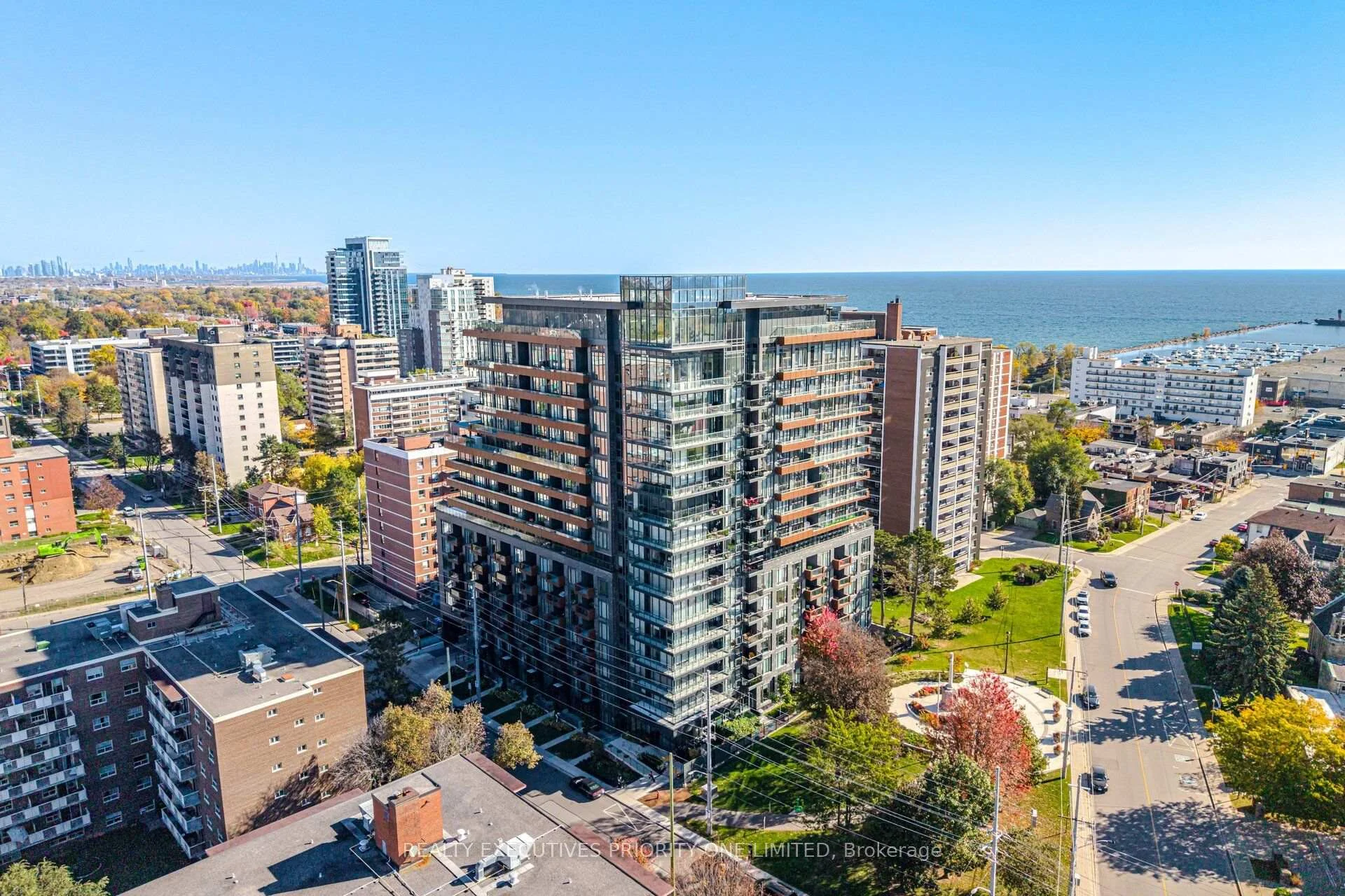 Photo 1 of Unit 601, 21 Park Street E, Mississauga, Port Credit — HOMEH