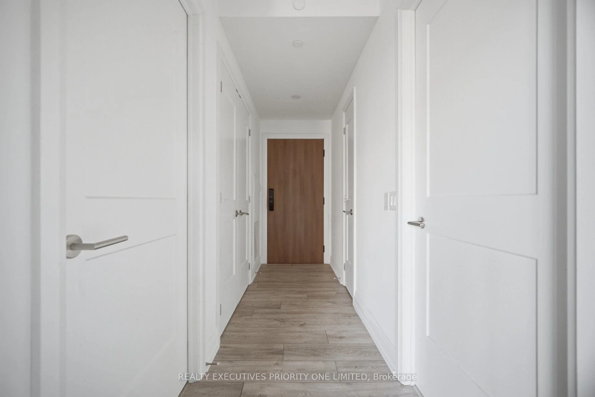 Photo 11 of Unit 601, 21 Park Street E, Mississauga, Port Credit — HOMEH