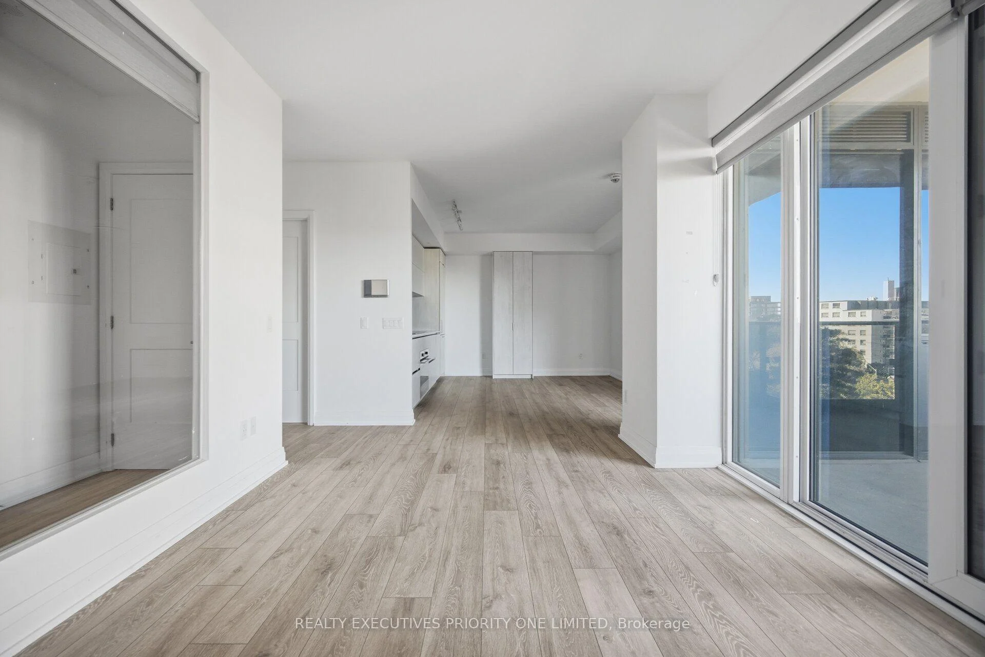 Photo 15 of Unit 601, 21 Park Street E, Mississauga, Port Credit — HOMEH