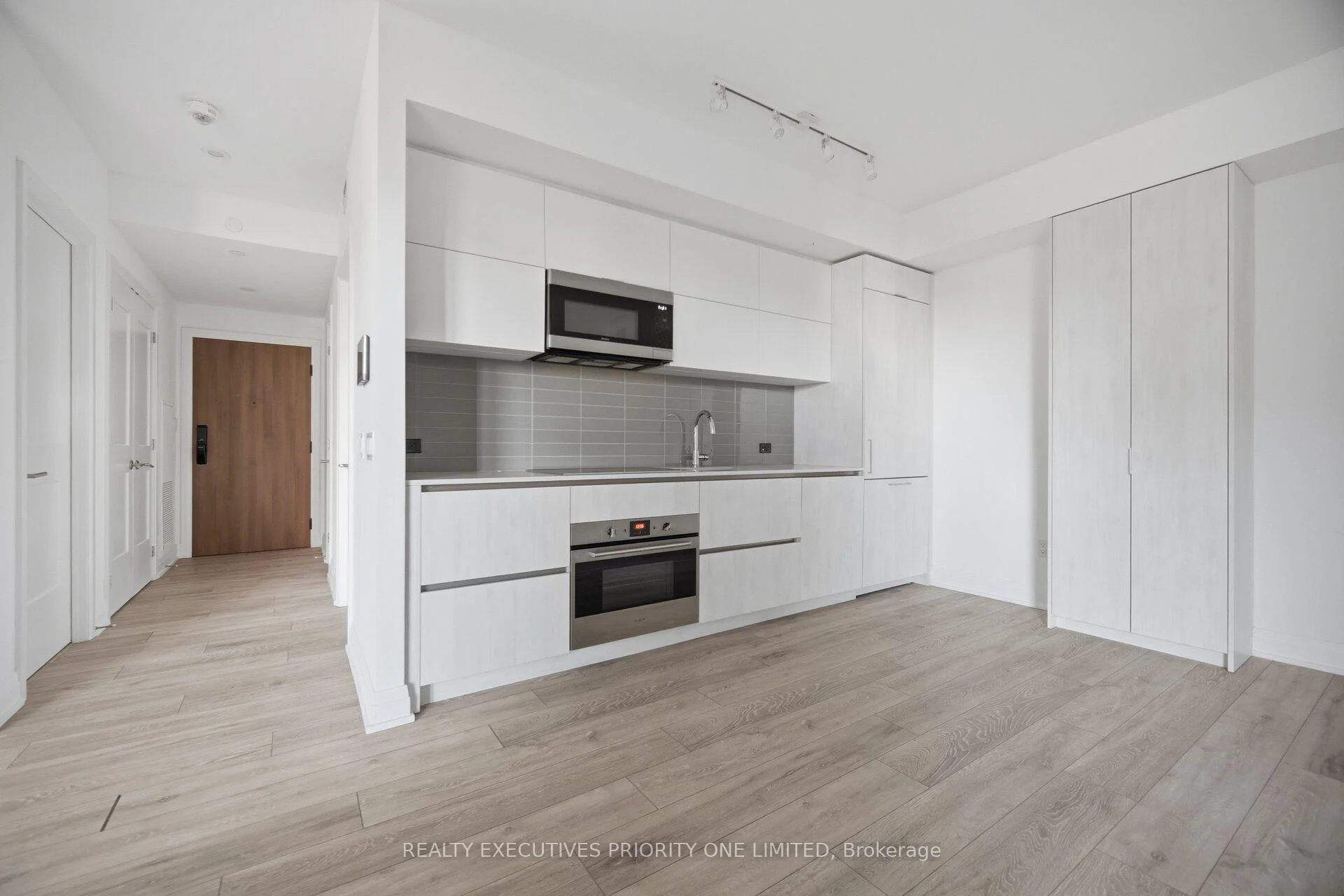 Photo 20 of Unit 601, 21 Park Street E, Mississauga, Port Credit — HOMEH