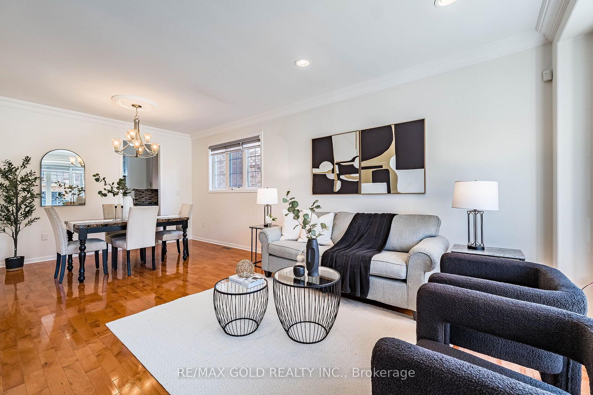 Photo 7 of 21 Mistybrook Crescent, Brampton, Fletcher's Meadow — HOMEH