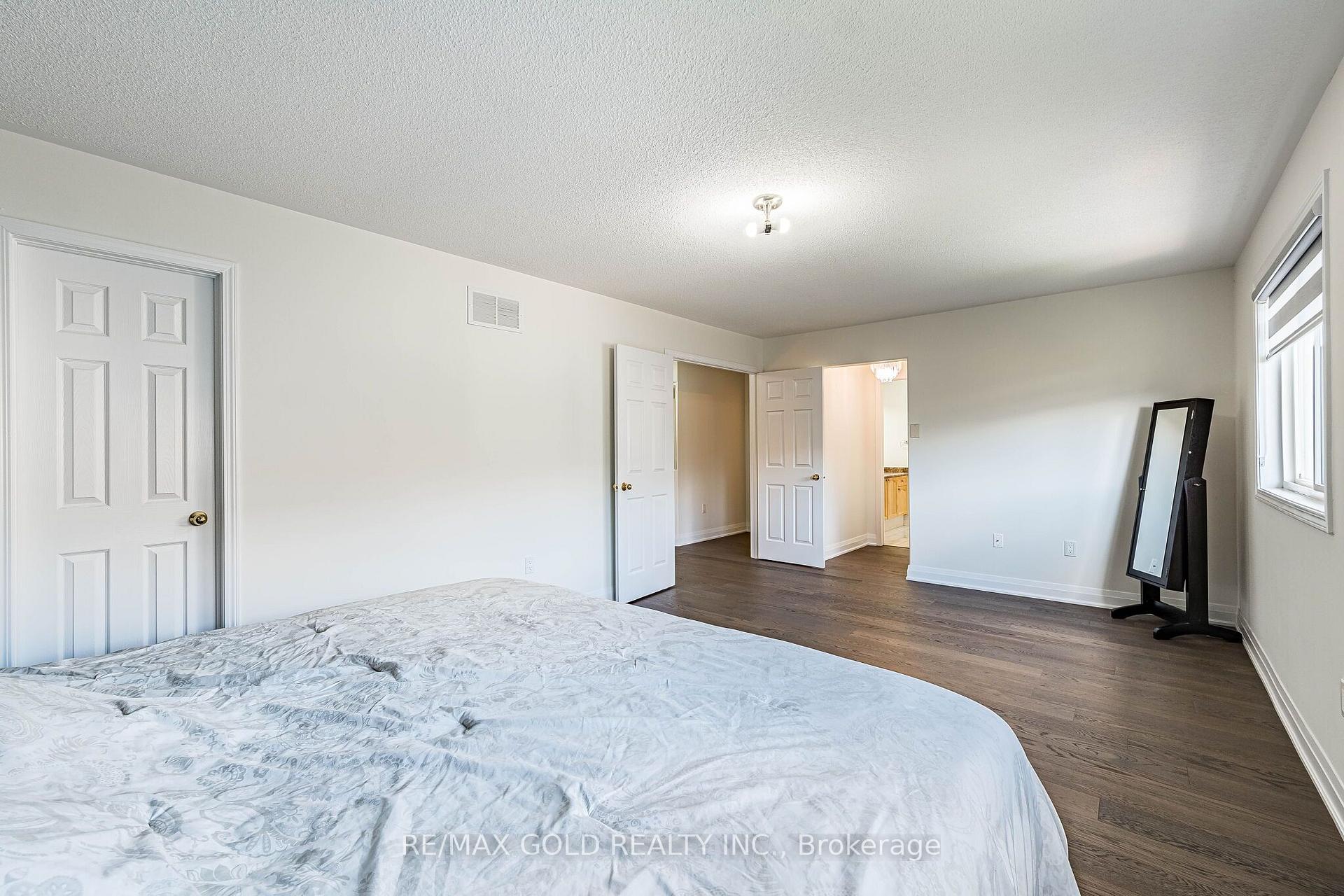 Photo 23 of 21 Mistybrook Crescent, Brampton, Fletcher's Meadow — HOMEH