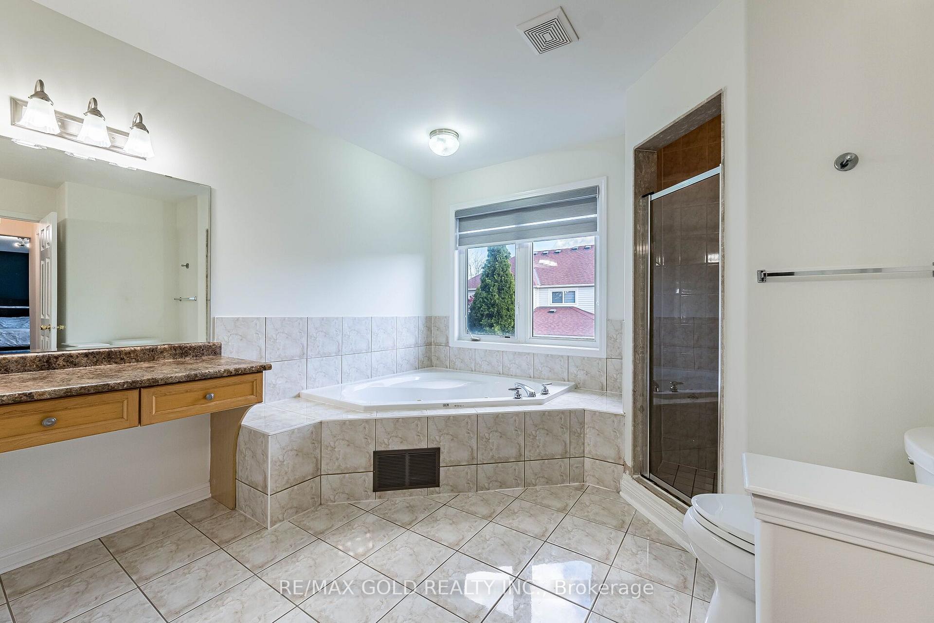 Photo 25 of 21 Mistybrook Crescent, Brampton, Fletcher's Meadow — HOMEH