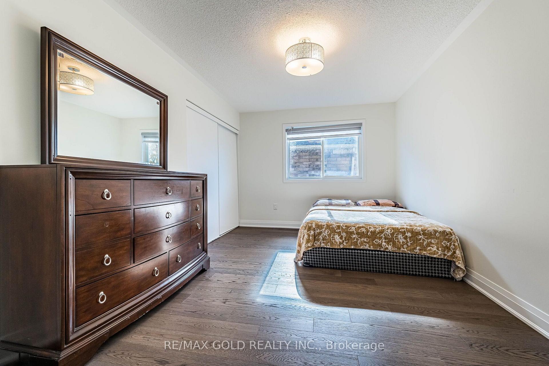 Photo 27 of 21 Mistybrook Crescent, Brampton, Fletcher's Meadow — HOMEH