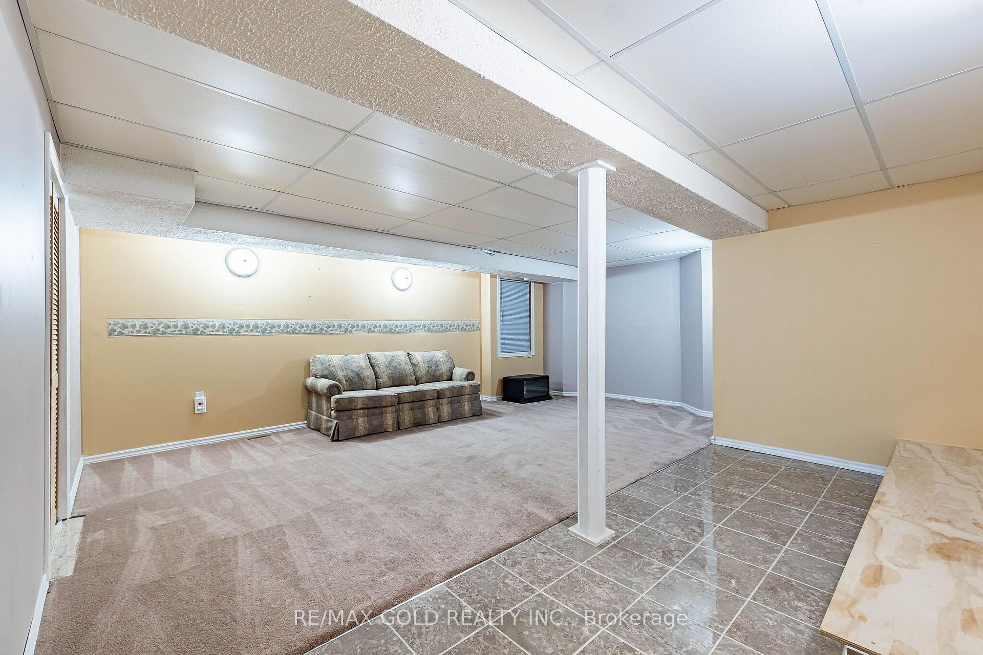 Photo 32 of 21 Mistybrook Crescent, Brampton, Fletcher's Meadow — HOMEH