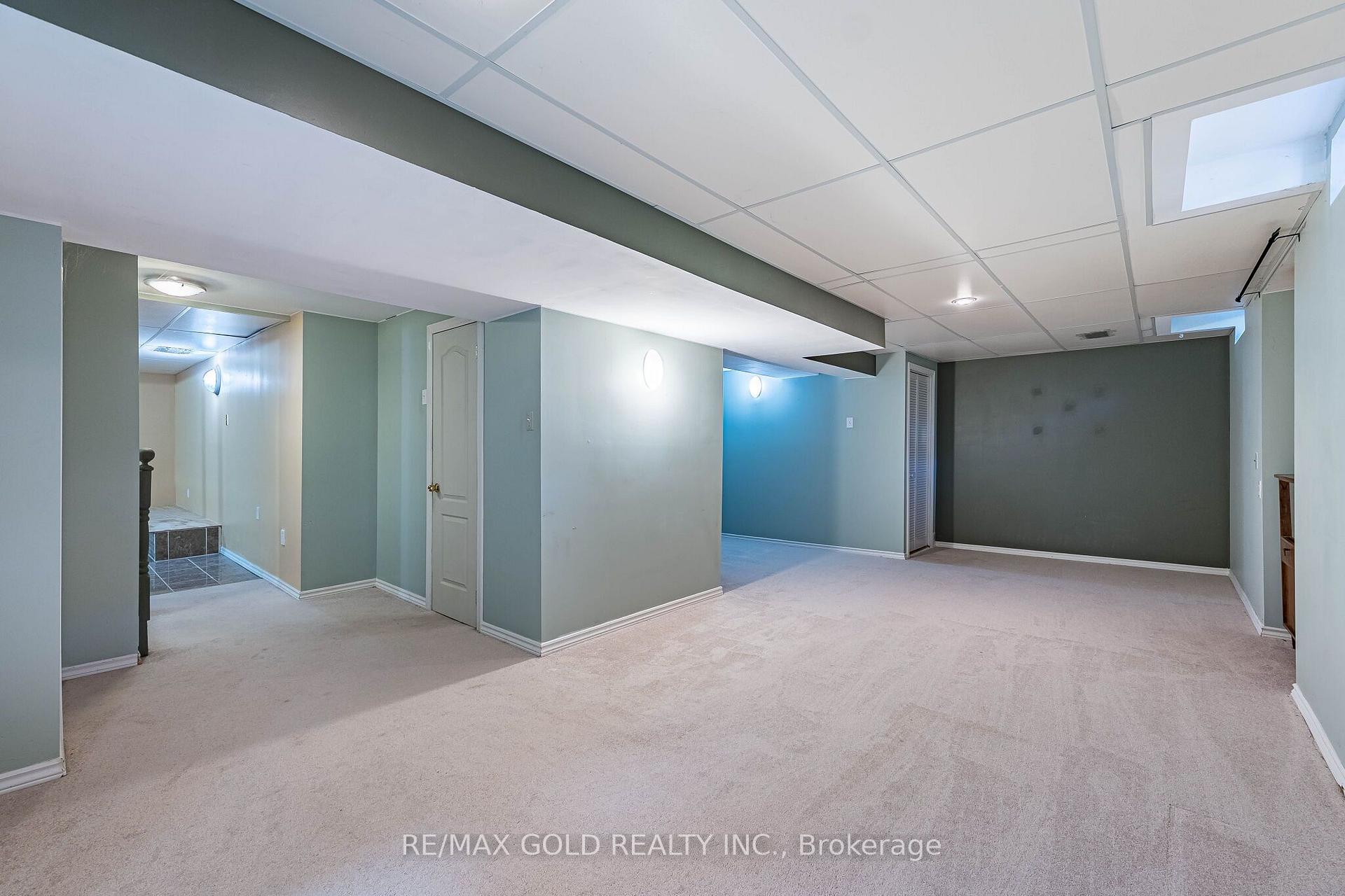 Photo 33 of 21 Mistybrook Crescent, Brampton, Fletcher's Meadow — HOMEH