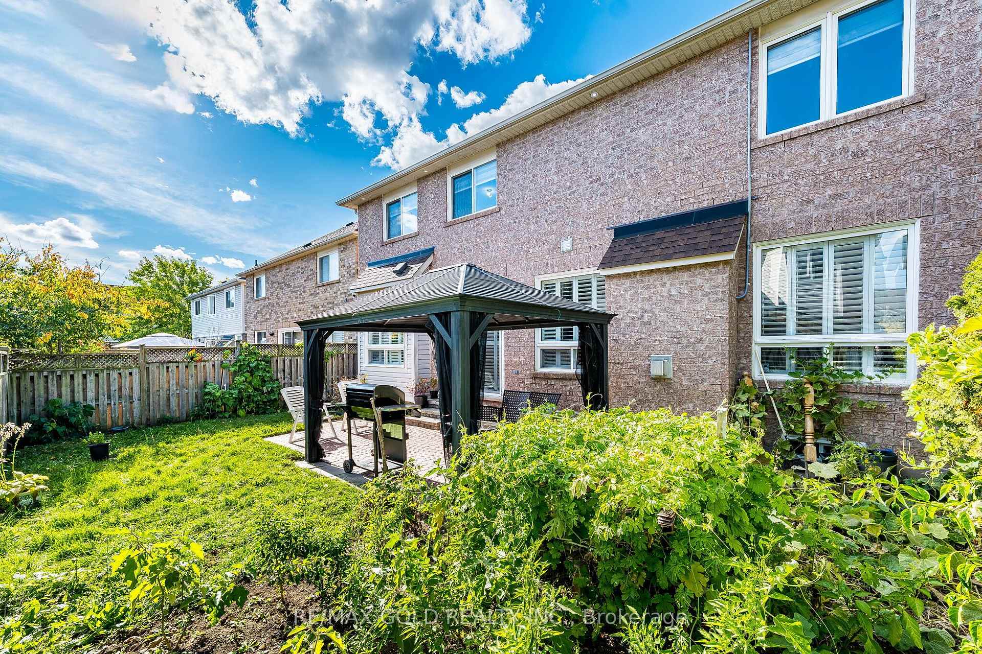 Photo 37 of 21 Mistybrook Crescent, Brampton, Fletcher's Meadow — HOMEH