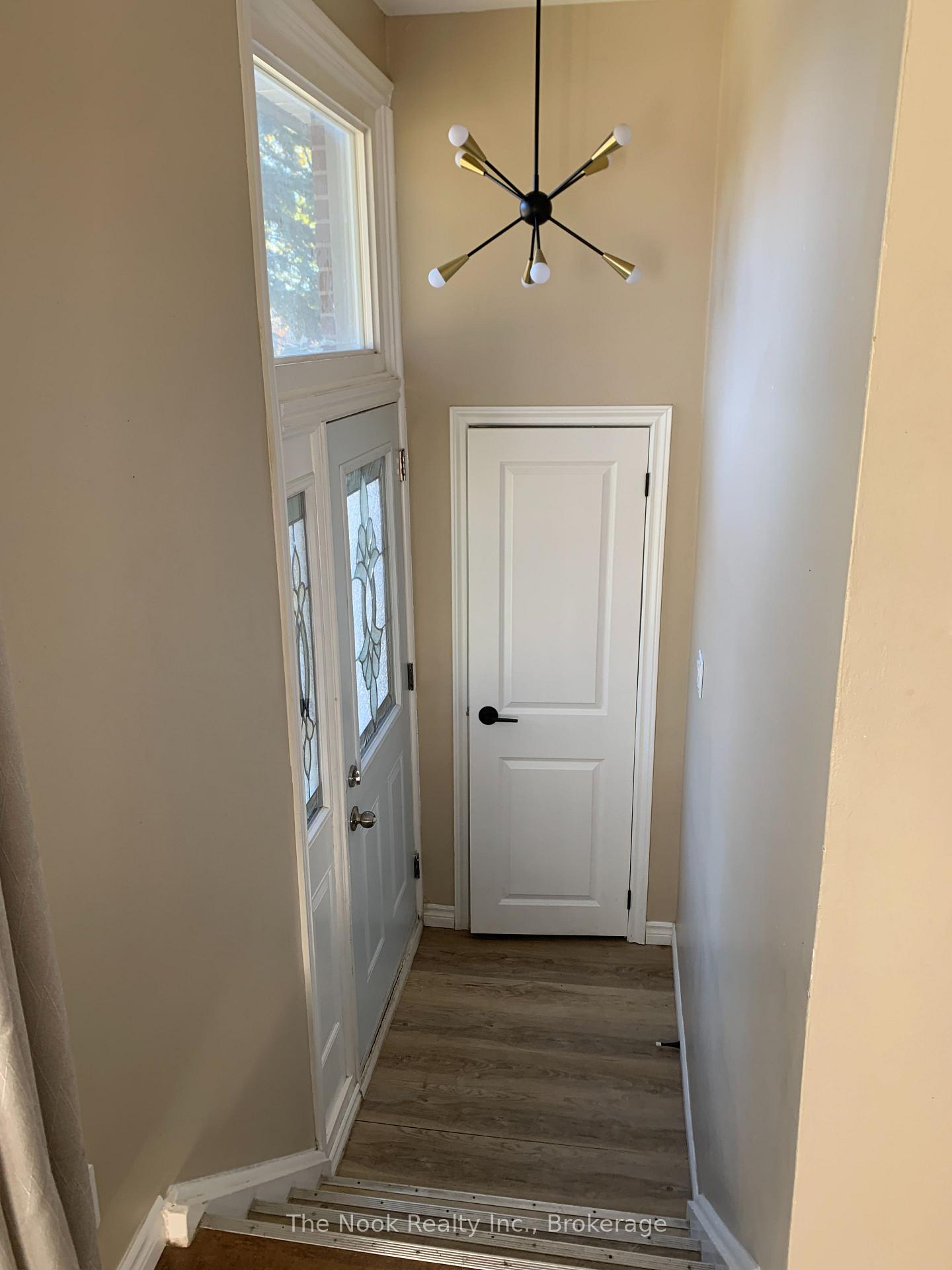 Photo 2 of Unit Upper, 210 Dovedale Drive, Whitby, Downtown Whitby — HOMEH