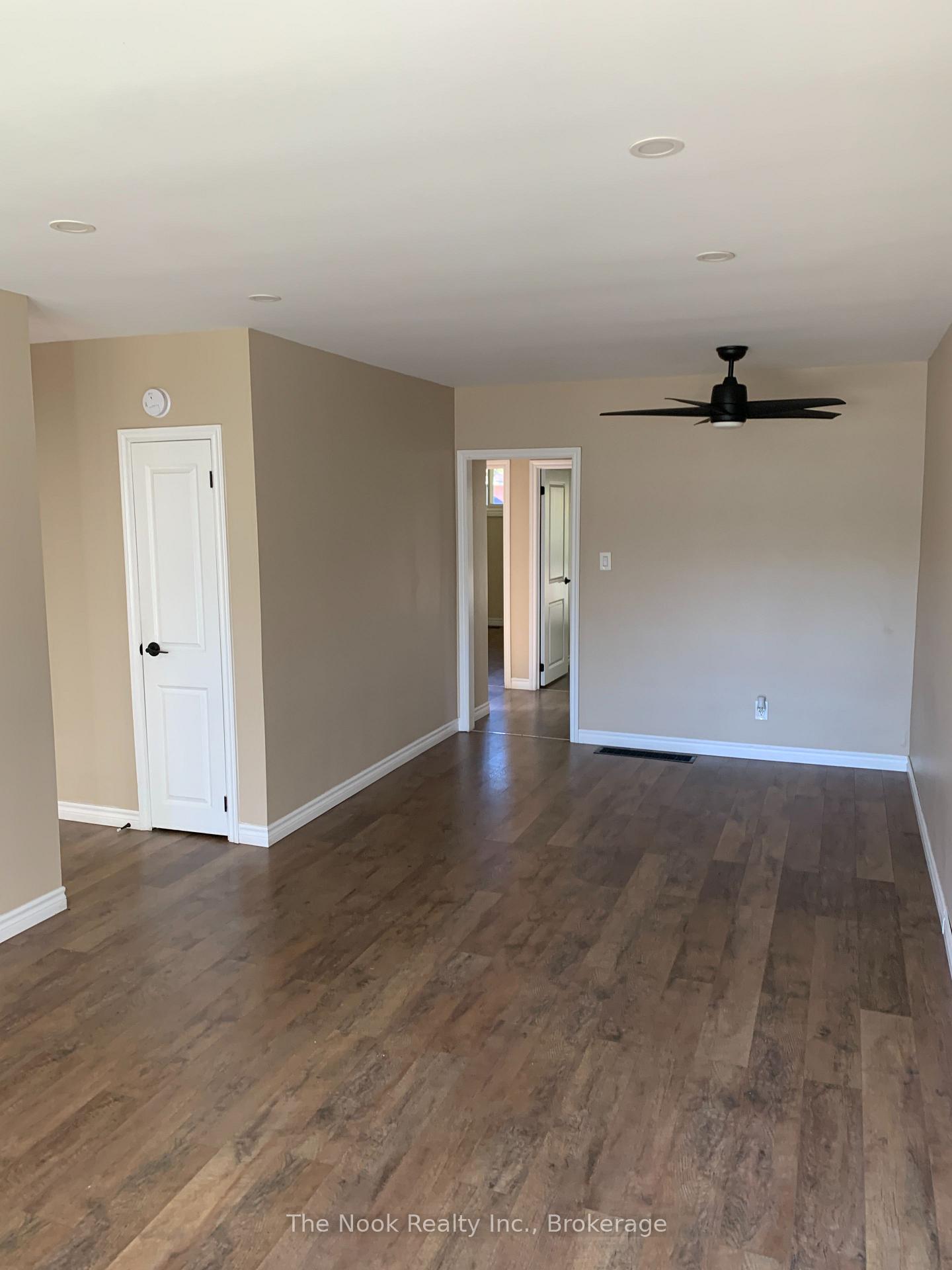Photo 6 of Unit Upper, 210 Dovedale Drive, Whitby, Downtown Whitby — HOMEH